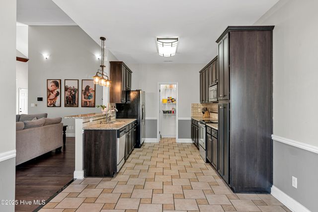 203 Sunstone Court, Jacksonville, NC 28546