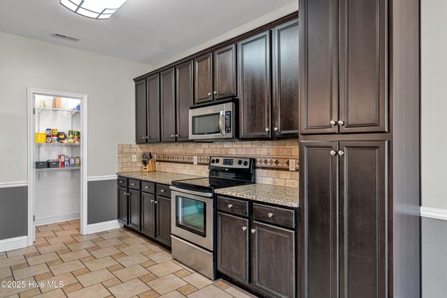 203 Sunstone Court, Jacksonville, NC 28546