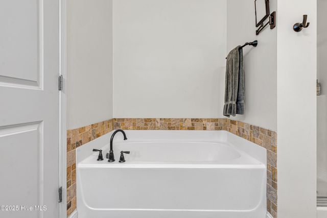 203 Sunstone Court, Jacksonville, NC 28546