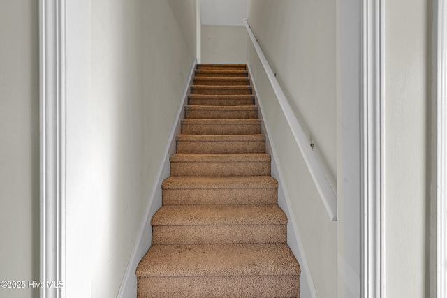 203 Sunstone Court, Jacksonville, NC 28546