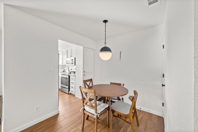 4752 67th St, Sacramento, CA 95820