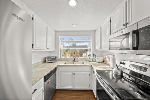 4752 67th St, Sacramento, CA 95820