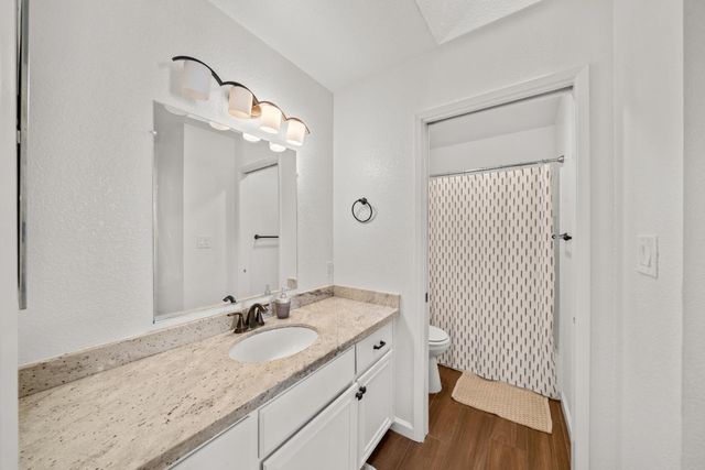 4752 67th St, Sacramento, CA 95820