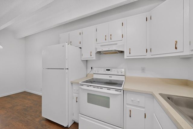 1100 Alvarado Drive SE APT 202, Albuquerque, NM 87108