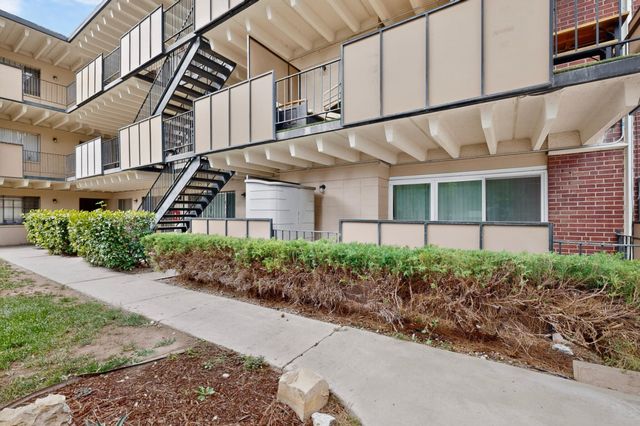 1100 Alvarado Drive SE APT 202, Albuquerque, NM 87108