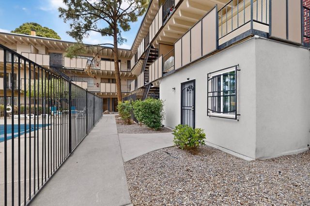 1100 Alvarado Drive SE APT 202, Albuquerque, NM 87108