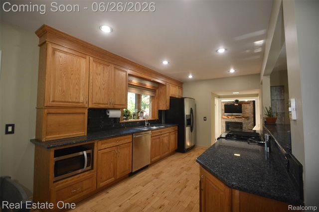 615 Willard Avenue, Rochester Hills, MI 48307