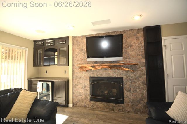 615 Willard Avenue, Rochester Hills, MI 48307