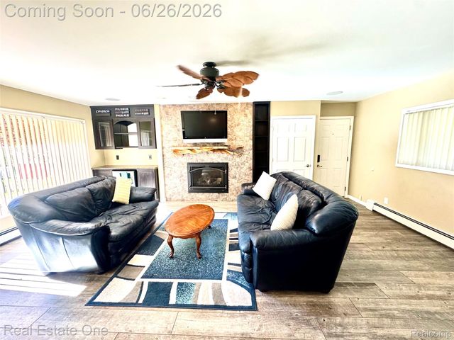 615 Willard Avenue, Rochester Hills, MI 48307