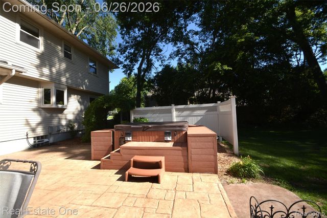 615 Willard Avenue, Rochester Hills, MI 48307
