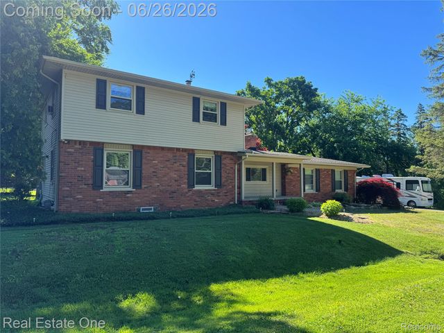 615 Willard Avenue, Rochester Hills, MI 48307