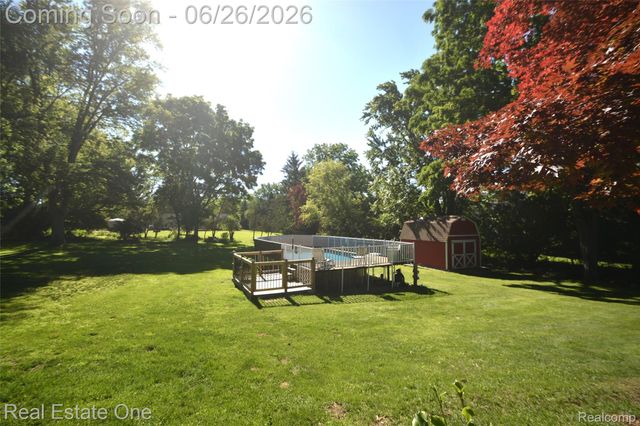 615 Willard Avenue, Rochester Hills, MI 48307