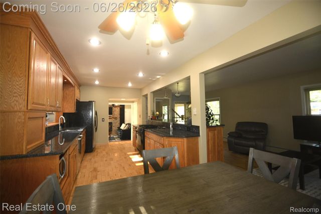 615 Willard Avenue, Rochester Hills, MI 48307