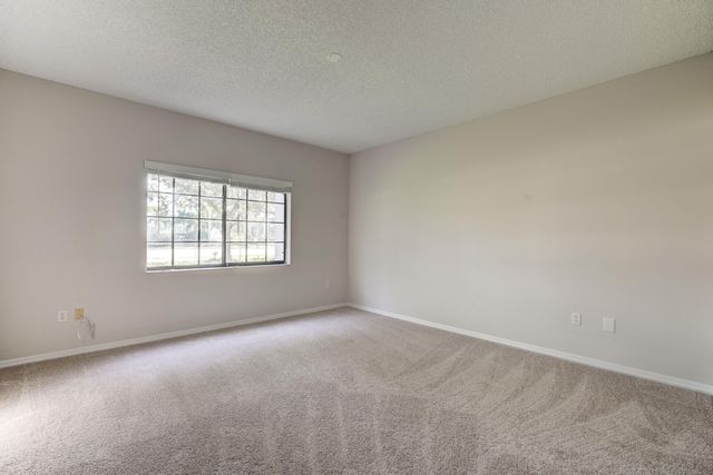 4685 N Haverhill Road B17, West Palm Beach, FL 33417