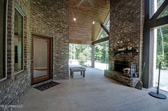 2072 Quail Hill Road, Brandon, MS 39042