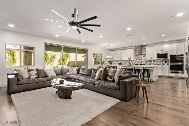 434 Lost Horizon Avenue, Henderson, NV 89002