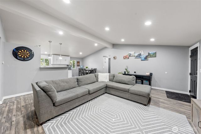 8517 Thuja Avenue SE, Yelm, WA 98597