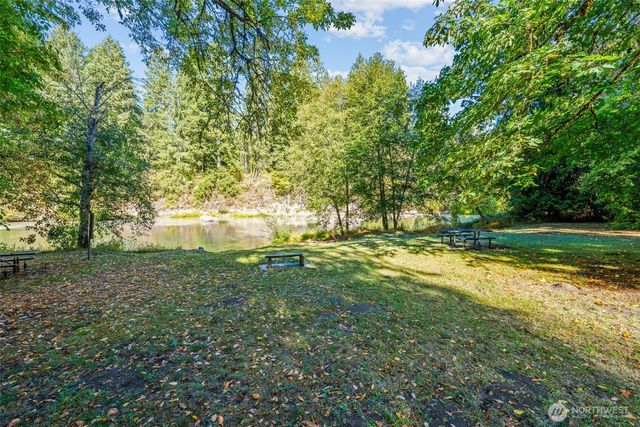 8517 Thuja Avenue SE, Yelm, WA 98597