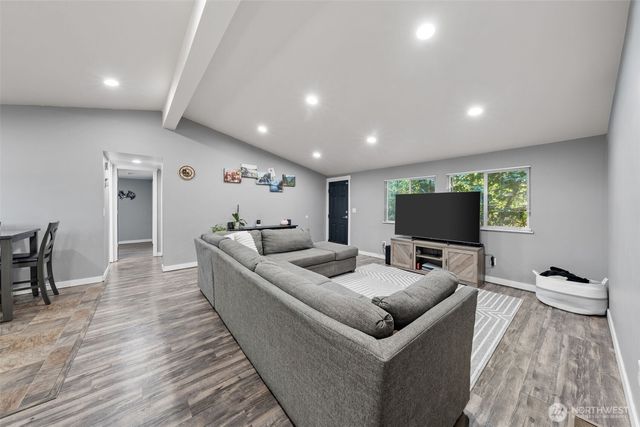 8517 Thuja Avenue SE, Yelm, WA 98597