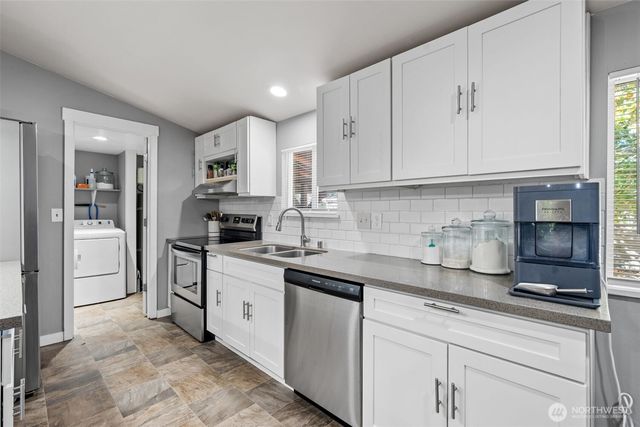 8517 Thuja Avenue SE, Yelm, WA 98597