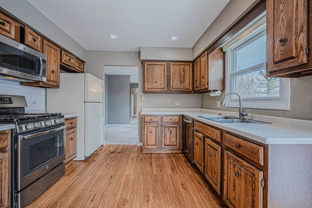 794 Stillwater Court, Lake Zurich, IL 60047