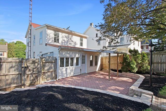 81 MAIN ST, Yorkana, PA 17402