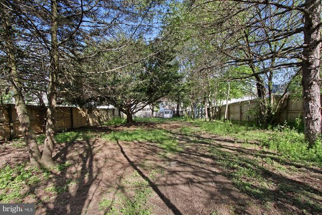 81 MAIN ST, Yorkana, PA 17402