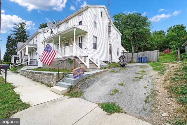 81 MAIN ST, Yorkana, PA 17402