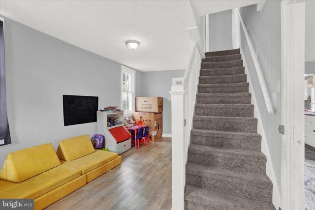 81 MAIN ST, Yorkana, PA 17402