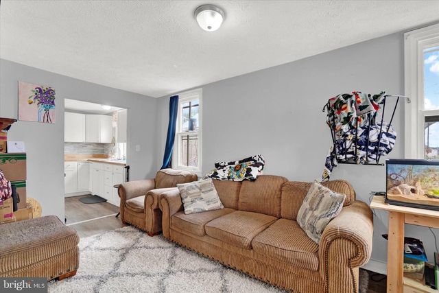 81 MAIN ST, Yorkana, PA 17402