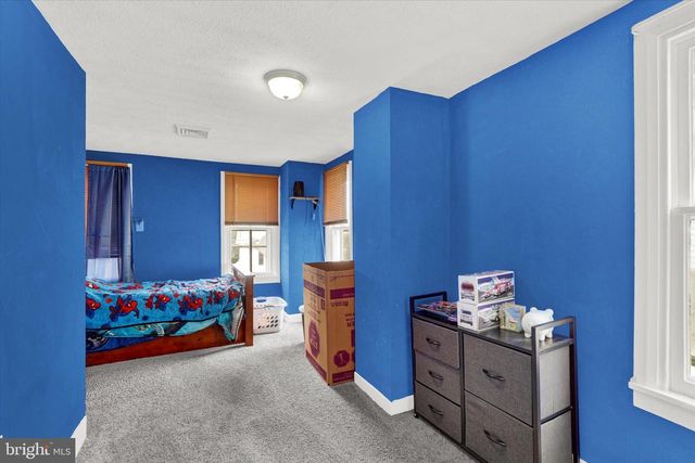 81 MAIN ST, Yorkana, PA 17402