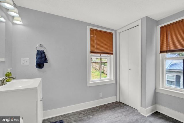 81 MAIN ST, Yorkana, PA 17402