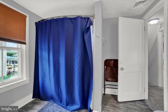 81 MAIN ST, Yorkana, PA 17402