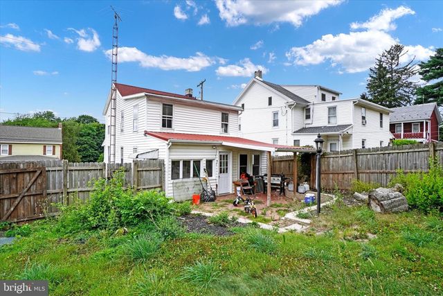 81 MAIN ST, Yorkana, PA 17402