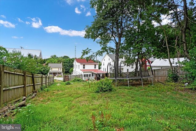 81 MAIN ST, Yorkana, PA 17402