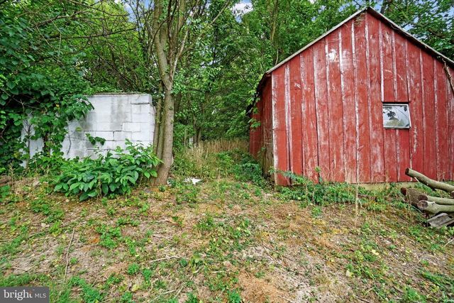 81 MAIN ST, Yorkana, PA 17402