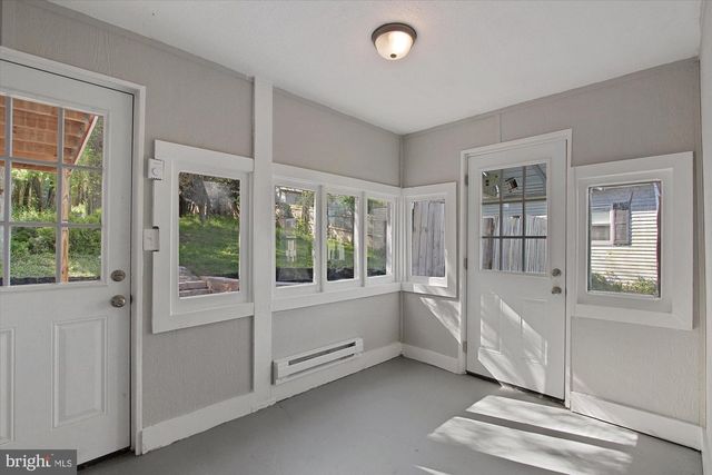 81 MAIN ST, Yorkana, PA 17402