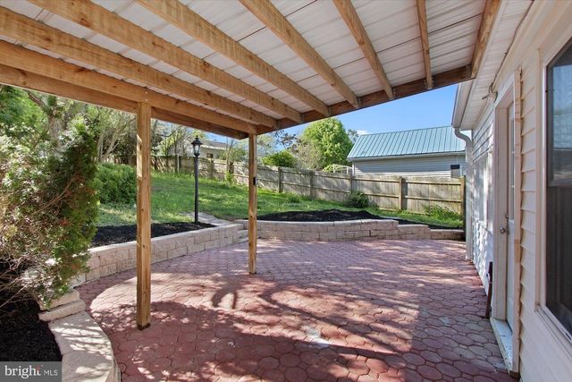 81 MAIN ST, Yorkana, PA 17402