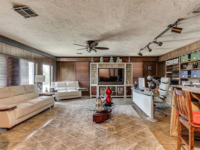 600 Rancho Estates Boulevard, Yukon, OK 73099