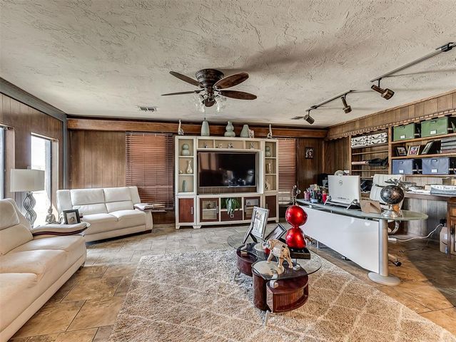 600 Rancho Estates Boulevard, Yukon, OK 73099