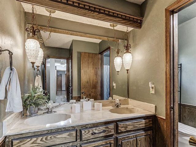 600 Rancho Estates Boulevard, Yukon, OK 73099