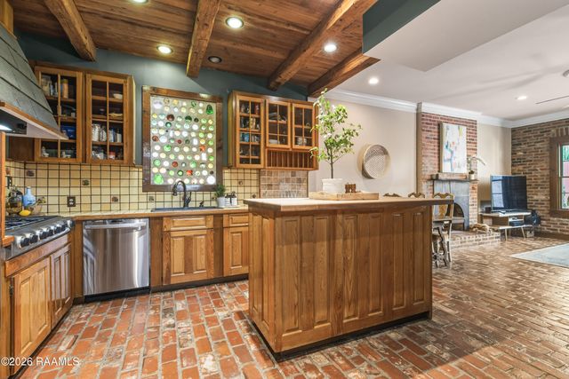 12 Bayside Drive, Lafayette, LA 70508