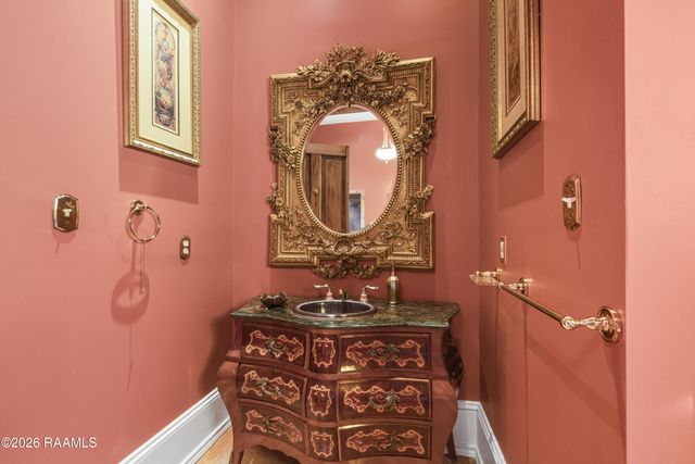 12 Bayside Drive, Lafayette, LA 70508