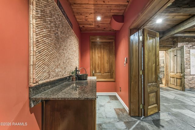 12 Bayside Drive, Lafayette, LA 70508