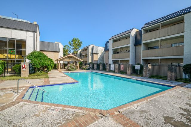 8519 Hearth Boulevard 26, Houston, TX 77054