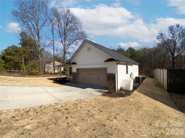 429 Old Speedway Drive NW, Concord, NC 28027