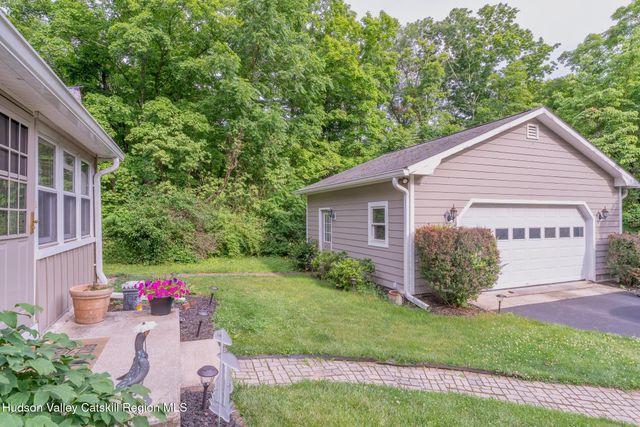 542 Blue Mountain Road, Saugerties, NY 12477