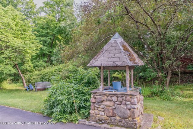 542 Blue Mountain Road, Saugerties, NY 12477