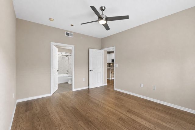 2400 Mccue Road 312, Houston, TX 77056