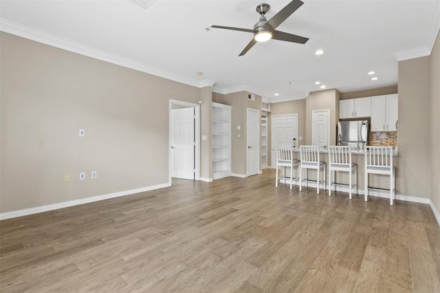 2400 Mccue Road 312, Houston, TX 77056